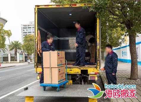 昆明臨時(shí)搬運(yùn)工電話號(hào)碼,搬家工人,裝卸工搬家?guī)煾蛋嶝浬蠘?></center>
<p><span style=